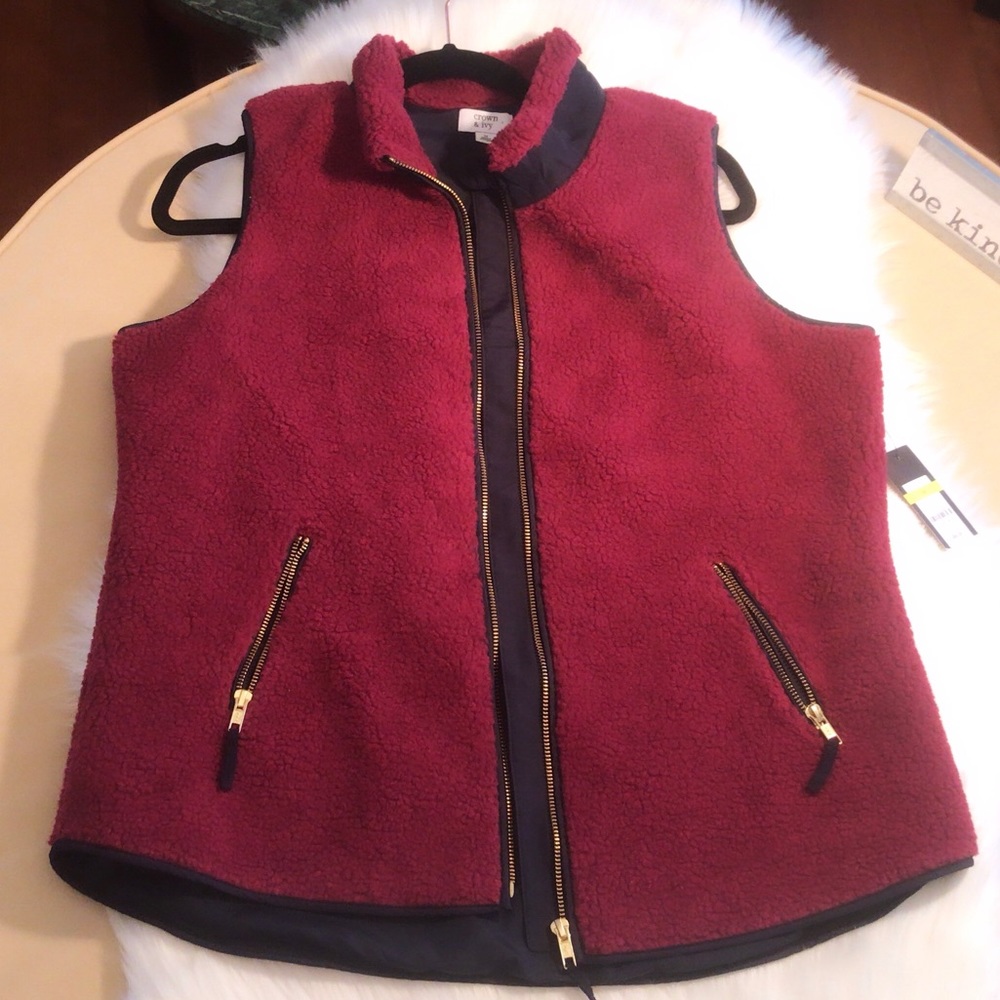 :New: Crown & Ivy Faux Vest